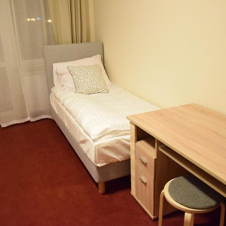 Botanik Hostel Познань Экстерьер фото