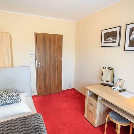 Botanik Hostel Познань Экстерьер фото