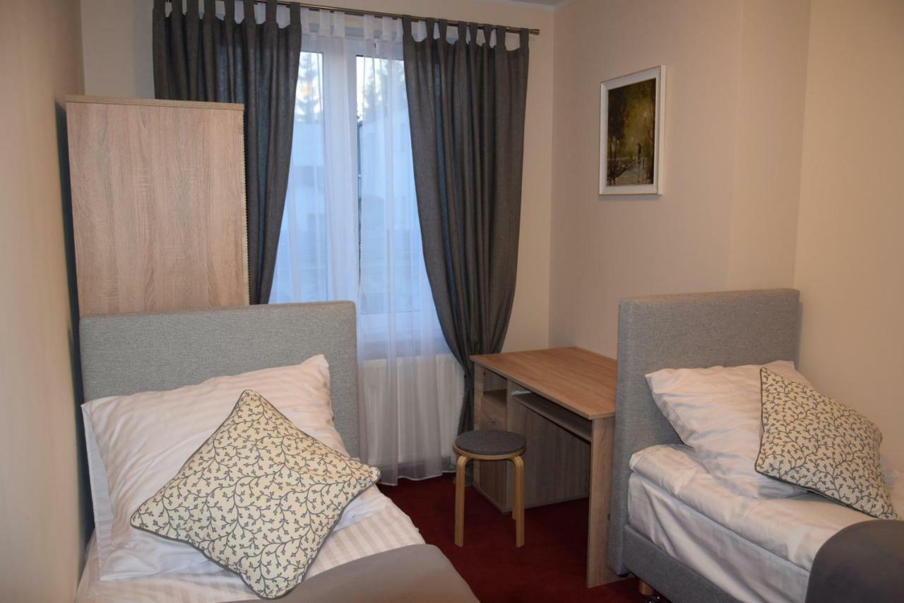 Botanik Hostel Познань Экстерьер фото