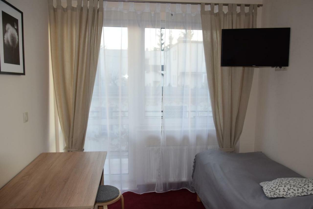 Botanik Hostel Познань Экстерьер фото