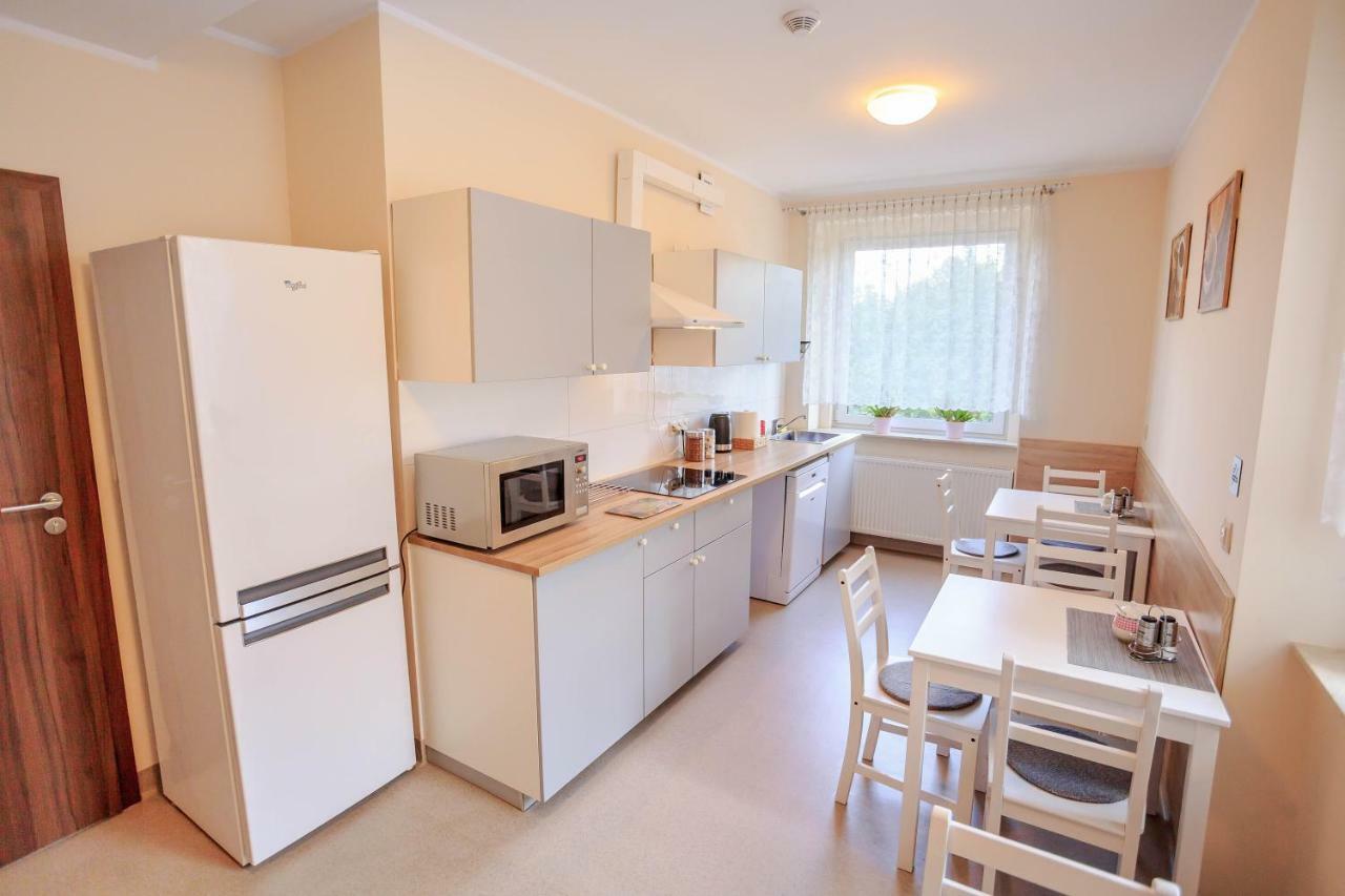 Botanik Hostel Познань Экстерьер фото