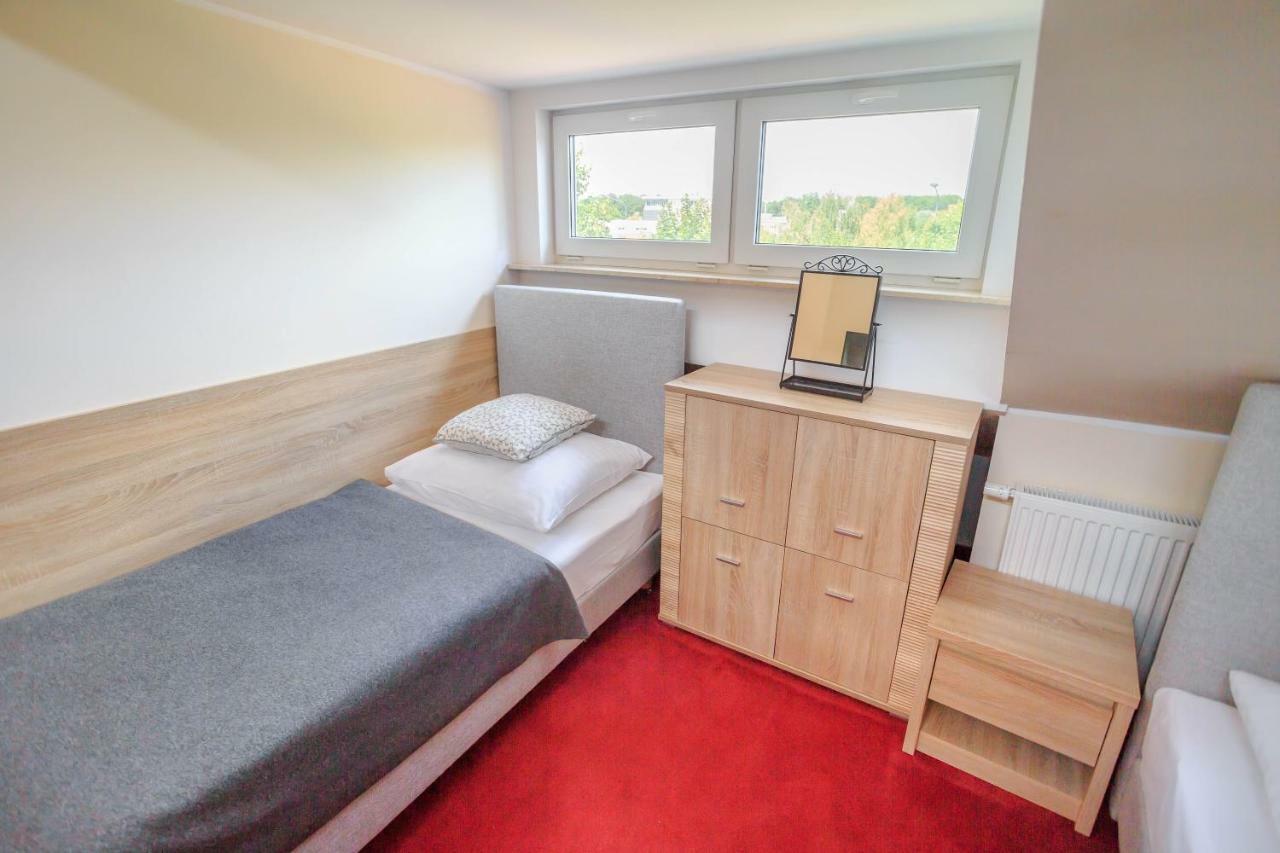 Botanik Hostel Познань Экстерьер фото