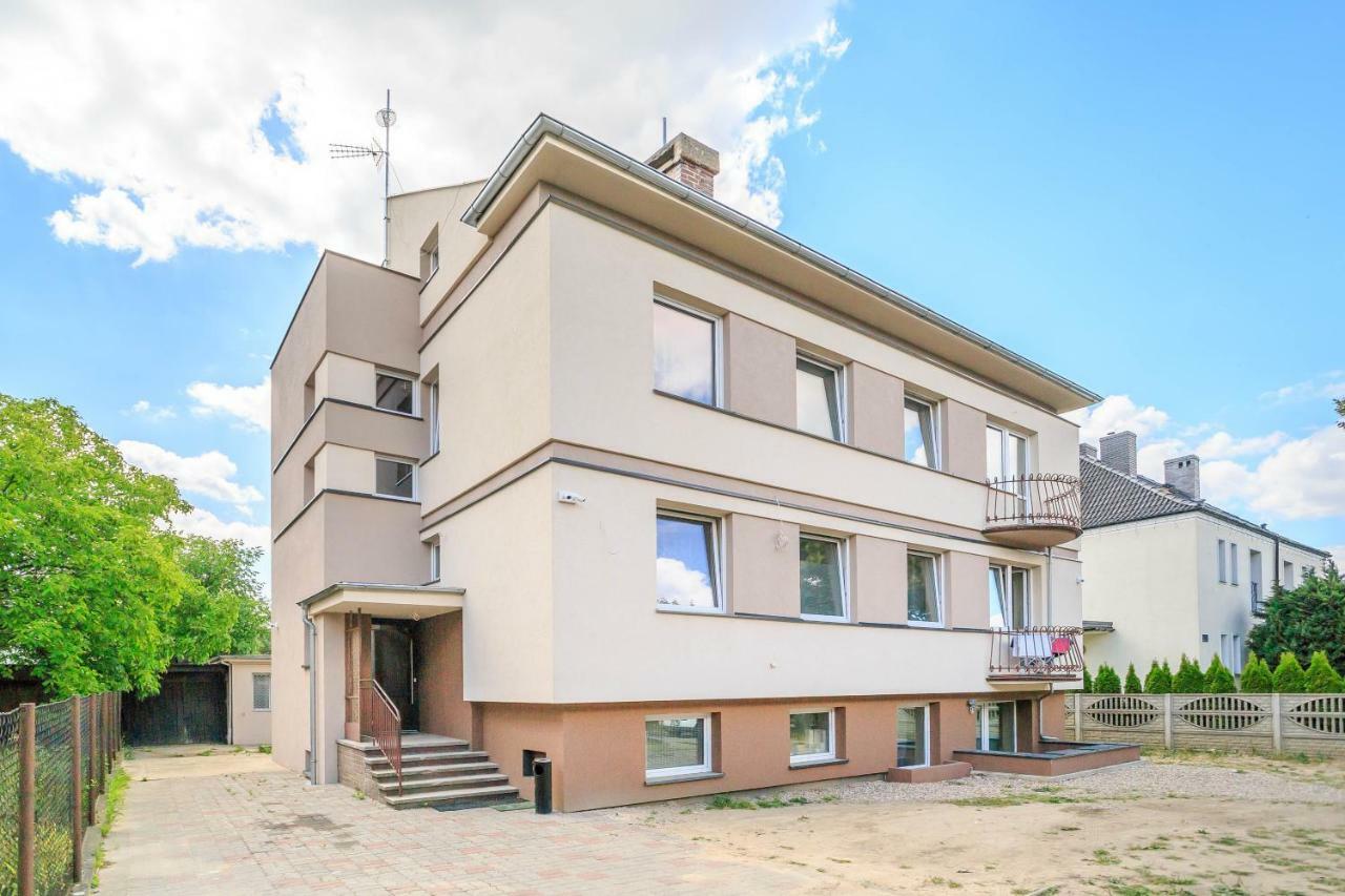 Botanik Hostel Познань Экстерьер фото